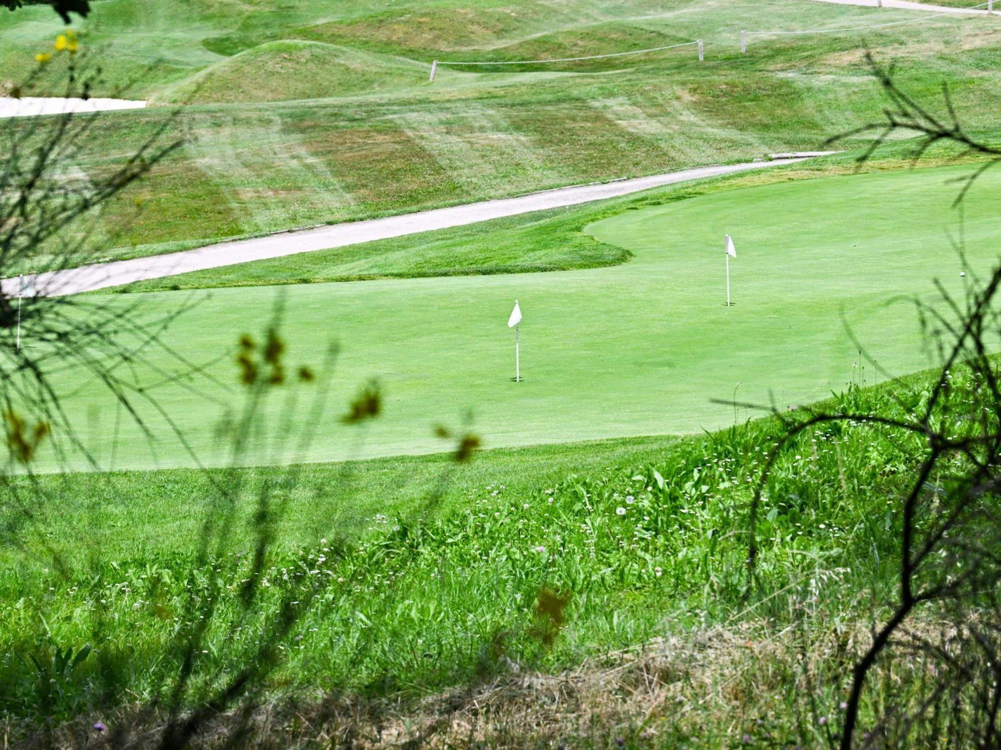Mercure Brignoles Golf De Barbaroux & Spa Zewnętrze zdjęcie