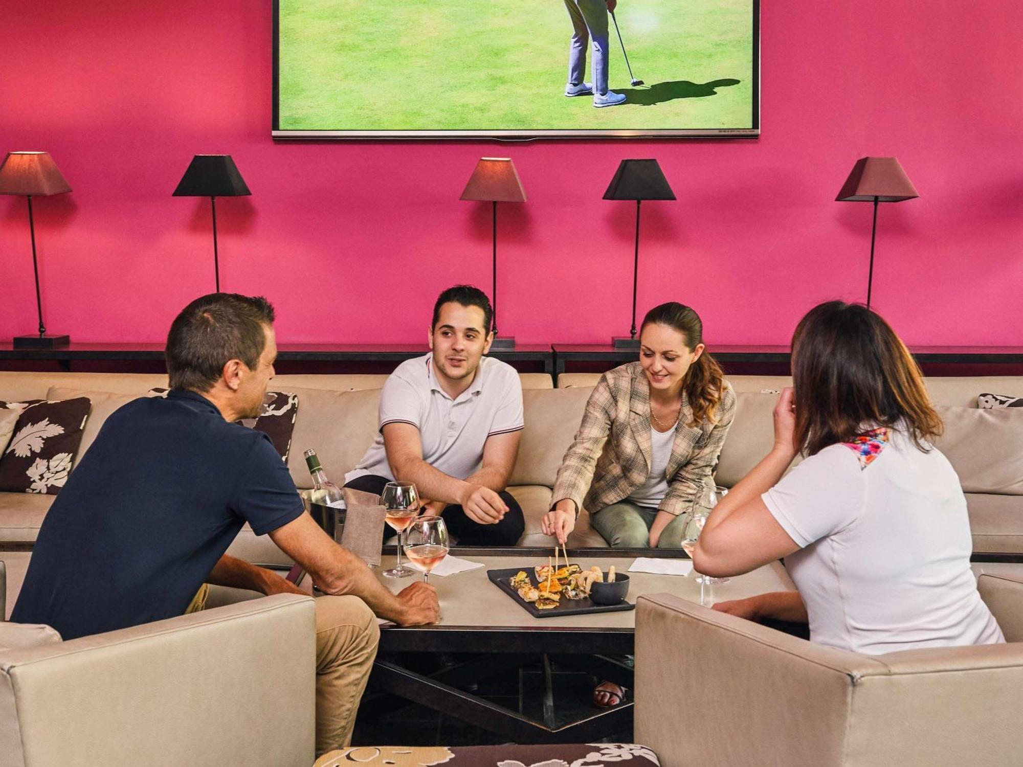 Mercure Brignoles Golf De Barbaroux & Spa Zewnętrze zdjęcie